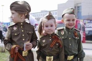 Демографический кризис в России: катастрофически мало детей и подростков