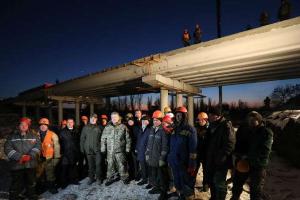 Порошенко побывал на строительстве нового моста в Донецкой области