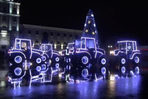 В Минске на новогоднем шоу трактора станцевали вальс и танго