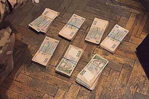 В Одессе оперативники УЗЭ задержали чиновника Минобороны на крупной взятке