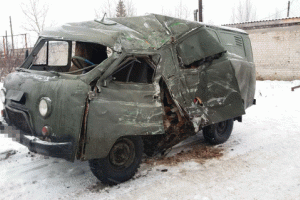 На Луганщине автобус на "встречке" столкнулся с автомобилем "УАЗ": пострадали 4 бойца ВСУ