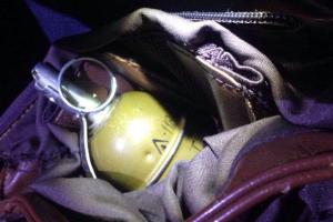 В Курахово полиция ночью остановила пьяного водителя "Opel Vectra" с гранатой и без документов