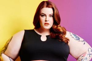 Модель plus size Тесс Холлидей попала в курьезную ситуацию в дорогом отеле