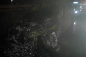 В Харькове на ходу вспыхнул "BMW X-6": автомобиль тушили спасатели ГСЧС