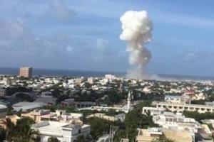 В столице Сомали террористы захватили отель: есть жертвы 