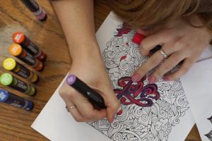 Американские художники изобрели маркер-хамелеон, умеющий рисовать разными цветами