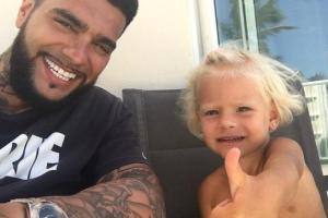 Рэпер Тимати трогательно и оригинально поздравил дочку с Новым годом