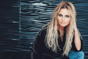 Телеведущая Дана Борисова призналась, что ходит на свидание вслепую