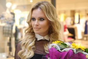 Телеведущая Дана Борисова призналась, что разрешает 9-летней дочери пользоваться косметикой 