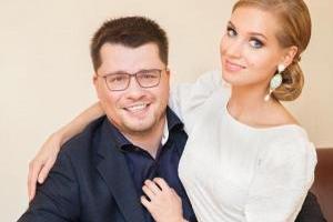 Шоумен Гарик Харламов разместил в Instagram трогательный снимок 3-летней дочери