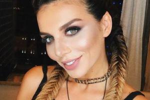 Поклонники Анны Седоковой шокированы новым фото: у певицы пропал "беременный" животик