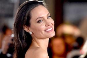 Анджелина Джоли стала лицом парфюмерного дома "Guerlain"