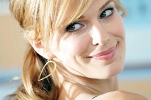 Модель и актриса Молли Симс родила третьего ребенка