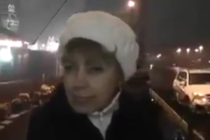 Сеть взорвал ролик с пьяной москвичкой, собравшейся защищать Путина и бороться с "правосеками"