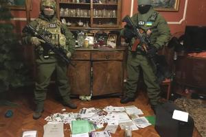 На Донетчине задержана пособница боевиков, снабжавшая их "чистыми" фиктивными документами