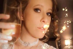 Снимок грустной Ксении Собчак на фоне полицейского участка озадачил ее поклонников