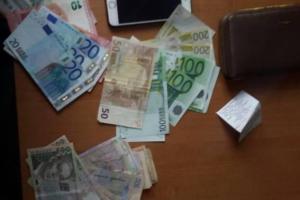 В Киеве две воровки попались сразу после того, как на вокзале обокрали приезжую харьковчанку