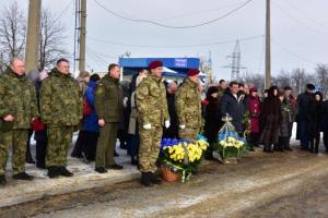 В Волновахе почтили память погибших мирных жителей при обстреле автобуса "Градами"