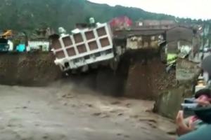 В Перу мощный ливень стал причиной обрушения отеля