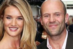 В сеть попали первые снимки беременной супермодели Рози Хантингтон-Уайтли