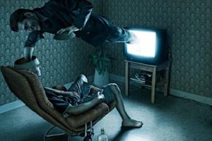 Российское ТВ - полнейший сюр, царство зла, параллельной реальности и несмешной сказки - Муждабаев