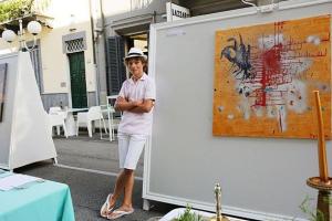 Сын певца Александра Малинина закрутил роман с юной иностранкой