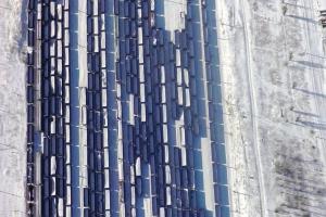 Волонтеры при помощи БПЛА засняли десятки вагонов с углем, заблокированные в оккупированном Дебальцево