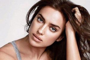 Супермодель Ирина Шейк "засветила" перед камерами беременный животик