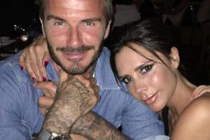 Дэвид Бэкхем опубликовал в Instagram трогательное фото с женой Викторией