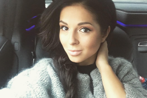 Певица Нюша приступила к выбору свадебного платья