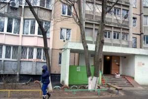 В Одессе лифт с женщиной и ребенком сорвался с 12 этажа: люди чудом остались живы