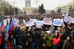 Жесткая реакция соцсетей на митинг в оккупированном Донецке: Стадо на прогулке!