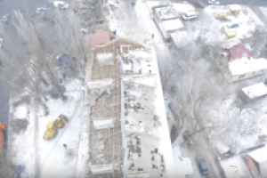В сеть попало видео с места взрыва в Донецке, снятое с высоты птичьего полета, при помощи дрона