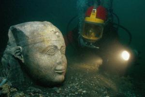 На дне Средиземного моря 1200 лет находится забытый древнеегипетский город Гераклион