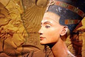 Итальянские археологи надеются найти захоронение царицы Нефертити, матери Тутанхамона