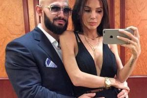 Беременная жена рэпера Джигана продолжает посещать спортзал