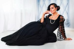 Поклонники Елены Ваенги продолжают осыпать певицу комплиментами за выбор нарядов