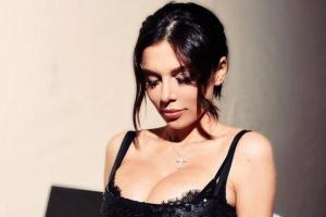 Певица Анна Седокова показала поклонникам свой "беременный животик"