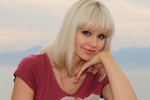 Беременная певица Натали опубликовала в Instagram свои новые снимки