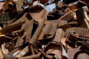 В "ДНР" резко упала цена на металлолом: местные готовы сдавать лом за копейки