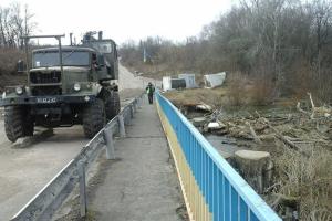На Луганщине восстановлено движение транспорта на "Томашовском" мосту через реку Северский Донец