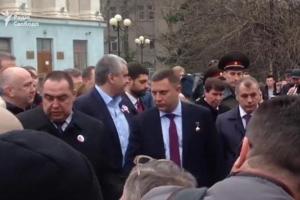 Захарченко и Плотницкий прошлись в праздничной колонне по Симферополю. Появилось видео