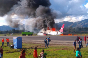 В Перу во время вынужденной посадки вспыхнул "Boeing": есть пострадавшие