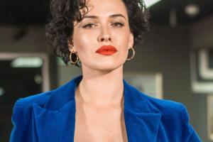 Певица Даша Астафьева разместила в Instagram снимки своей экзотической фотосессии