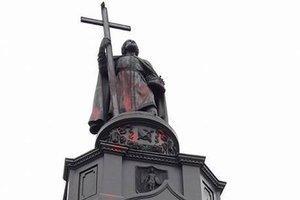 Памятник князю Владимиру в Киеве пострадал от рук вандалов