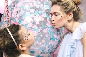 Певица Вера Брежнева поразила поклонников нежным романтическим образом на новом снимке