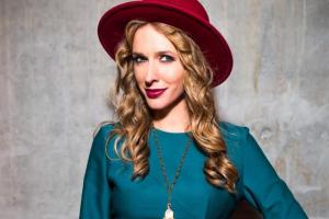 Телеведущая Катя Осадчая блеснула шикарной фигурой после родов