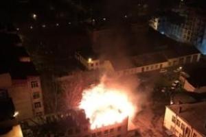 В Одессе горит академия пищевой промышленности. Появились кадры с места происшествия