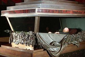 Православная церковь призывает захоронить тело Ленина