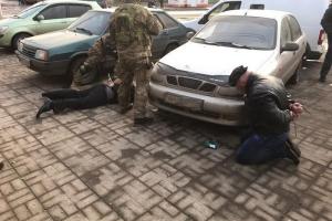 В Славянске банда вымогателей попалась в "сети" полиции и СБУ